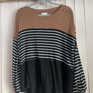 Maurice’s Long Sleeve Top